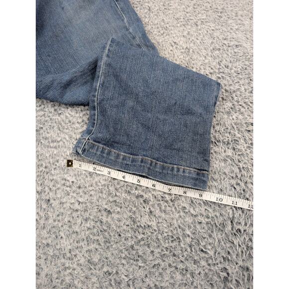 Levis 515 Jeans Womens 16 Blue Denim Capri Medium Wash Distressed Classiccore - Picture 8 of 9